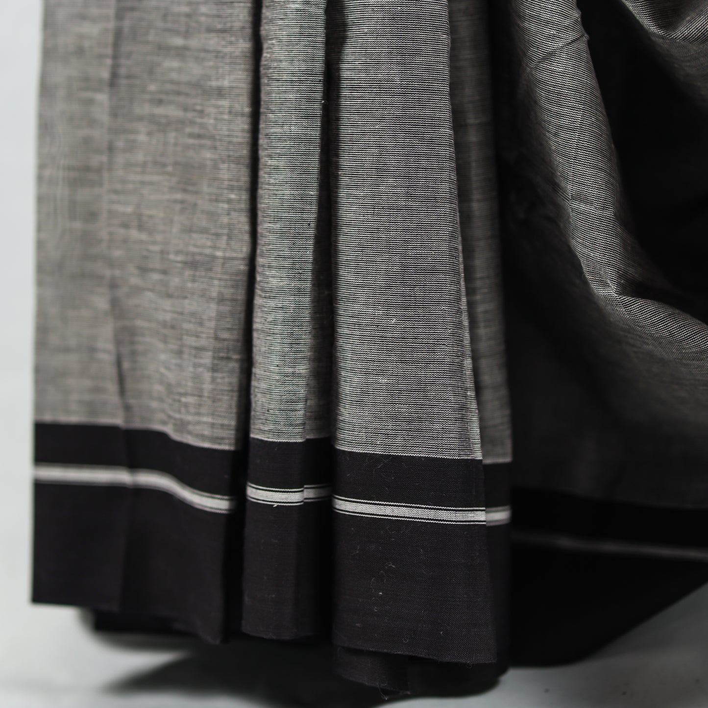 MOUNA - Charcoal Grey