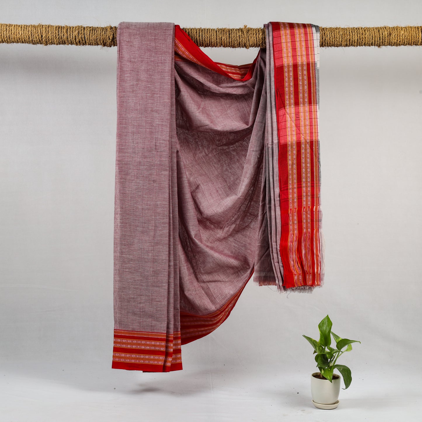 SAGARI – Dark Pink