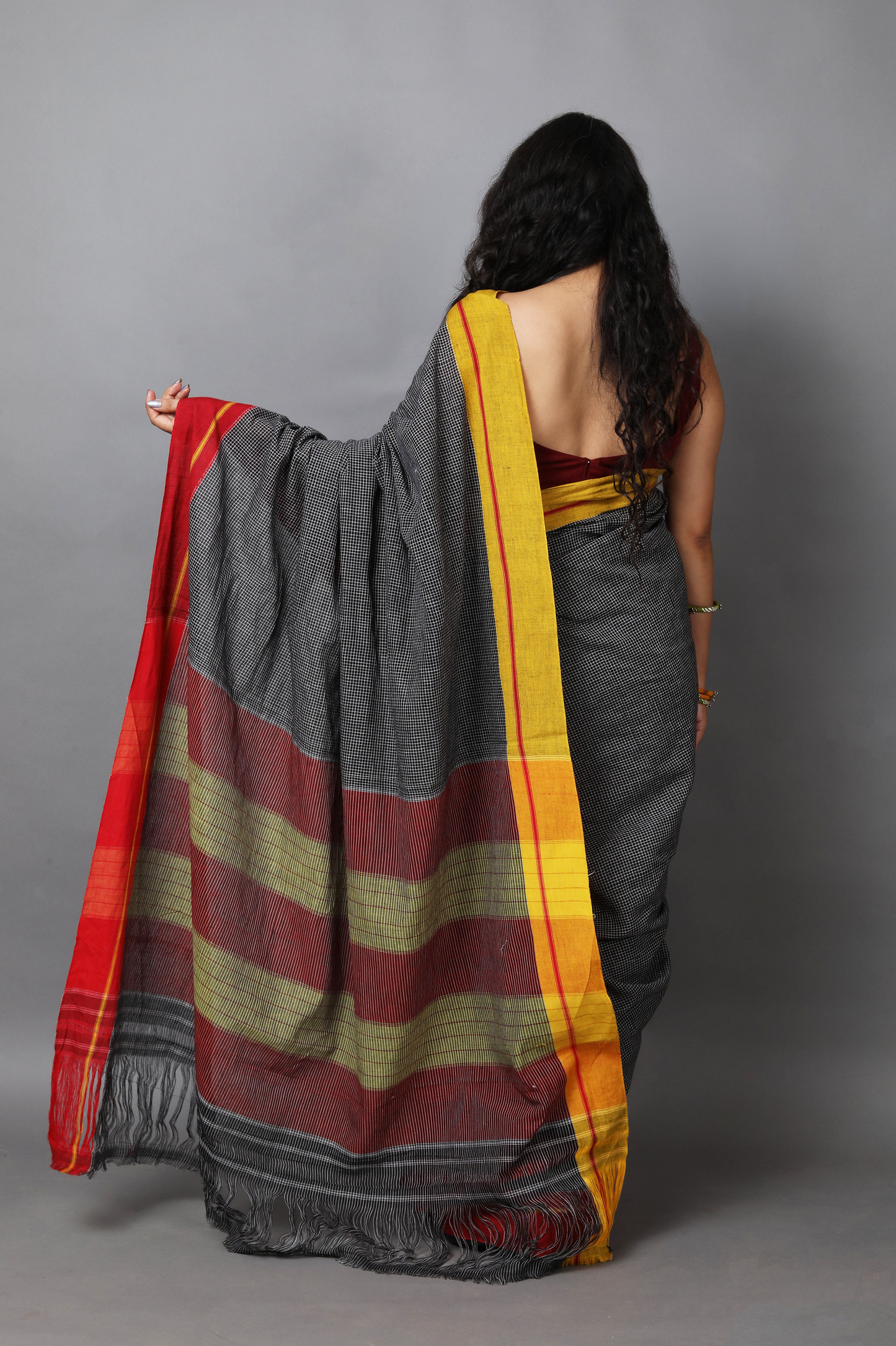 VARNA – Jet Black Checks Double Border (Mustard / Red)