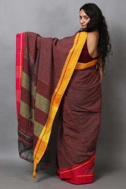 VARNA - Maroon Checks Ganga Jamuna Border (Pink/Yellow)