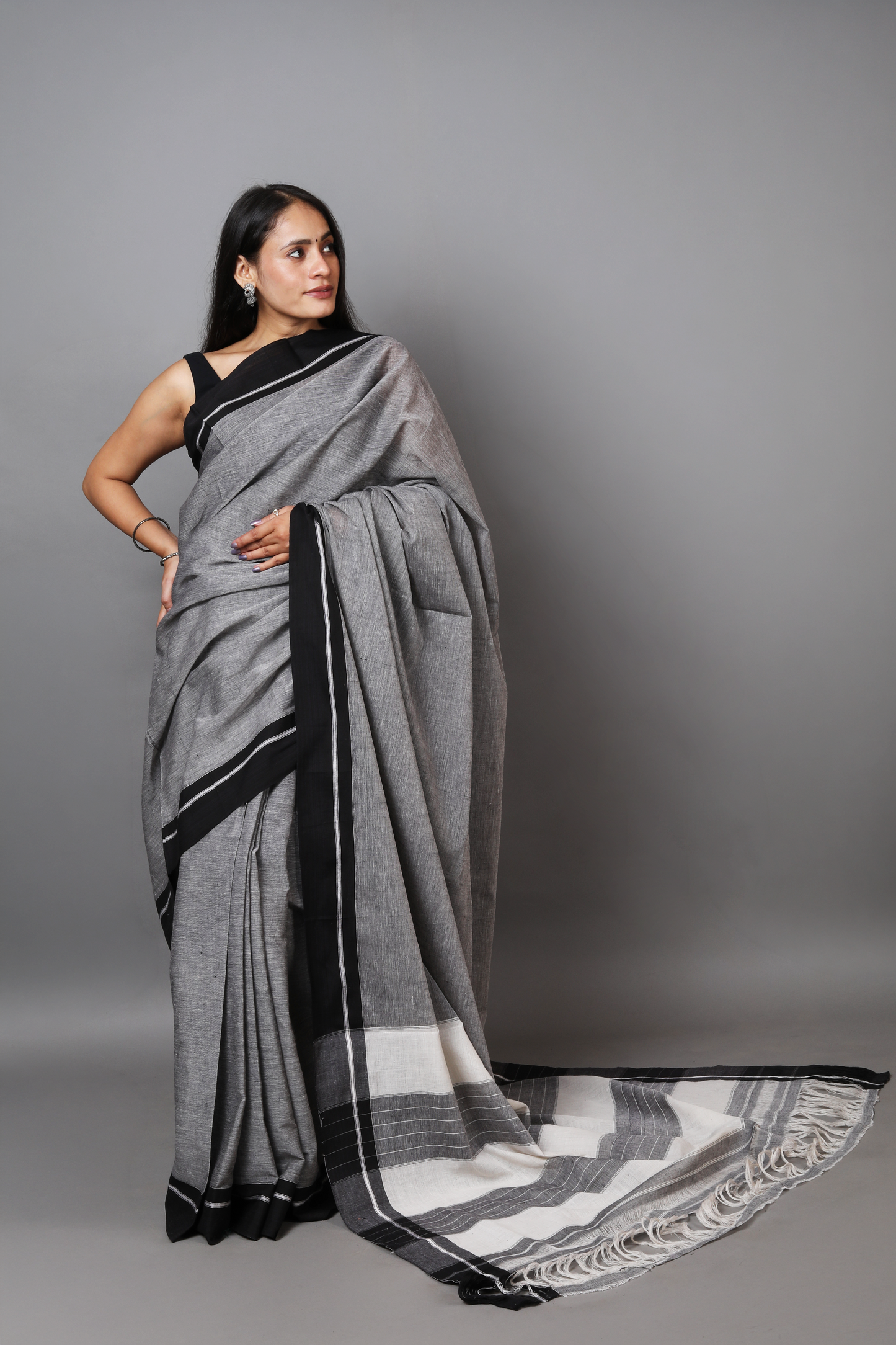 MOUNA - Charcoal Grey