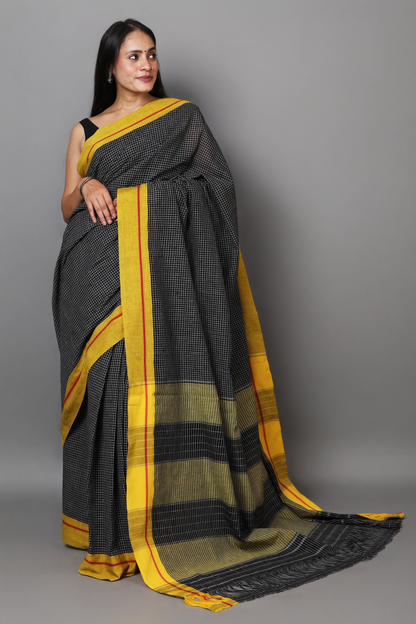 MOUNA - Jet Black Checks