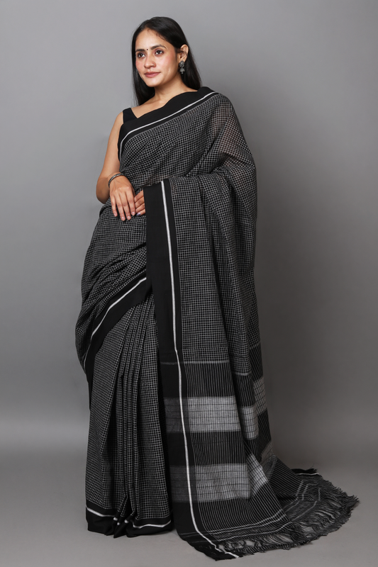 MOUNA – Black and White Checks