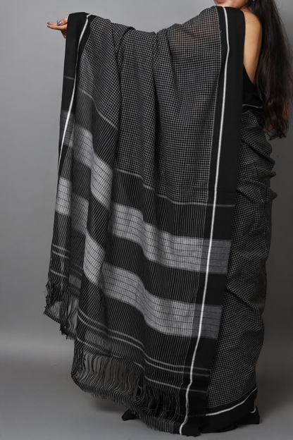 MOUNA – Black and White Checks