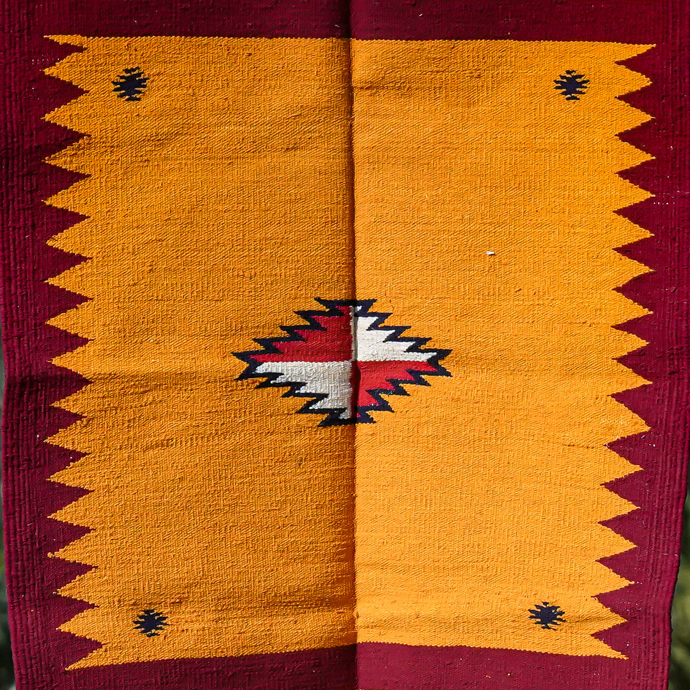 GEOMETRIC - Golden Double Badi Ghadi - 2 x 4 ft