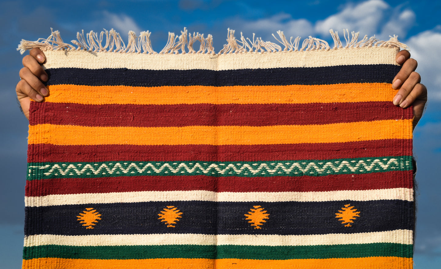 NAVAL - Sunrise Peacock Motif - 2x4 ft