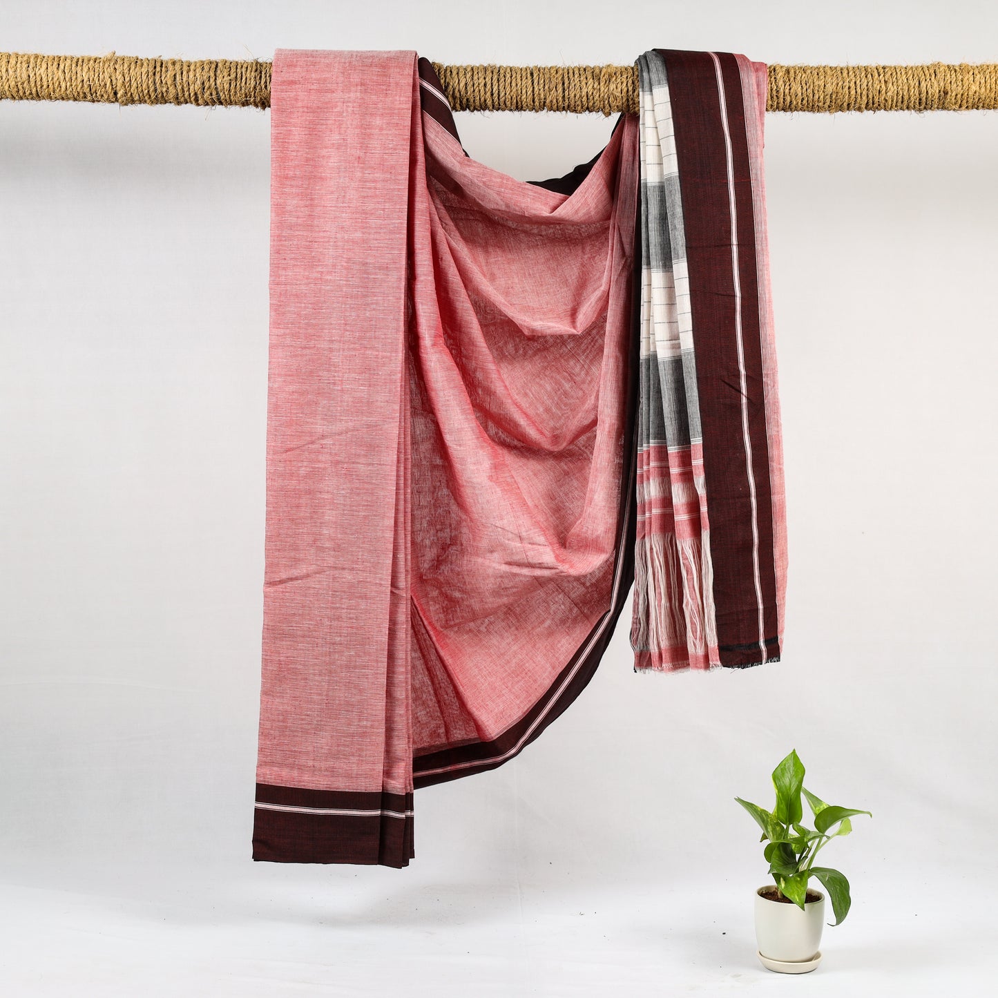 MOUNA – Deep Gulabi Pink