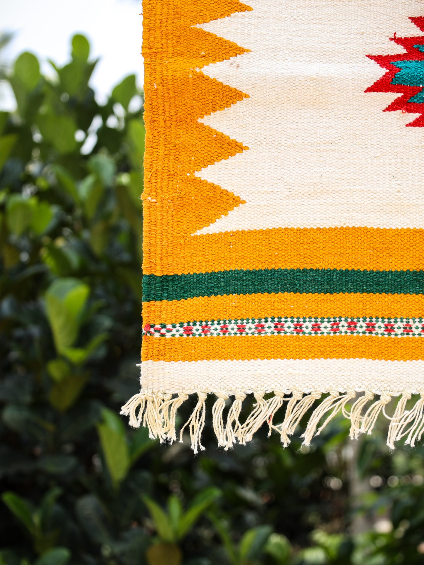 GEOMETRIC - Sunflower Yellow & Emerald - 1.5 x 1.5 ft