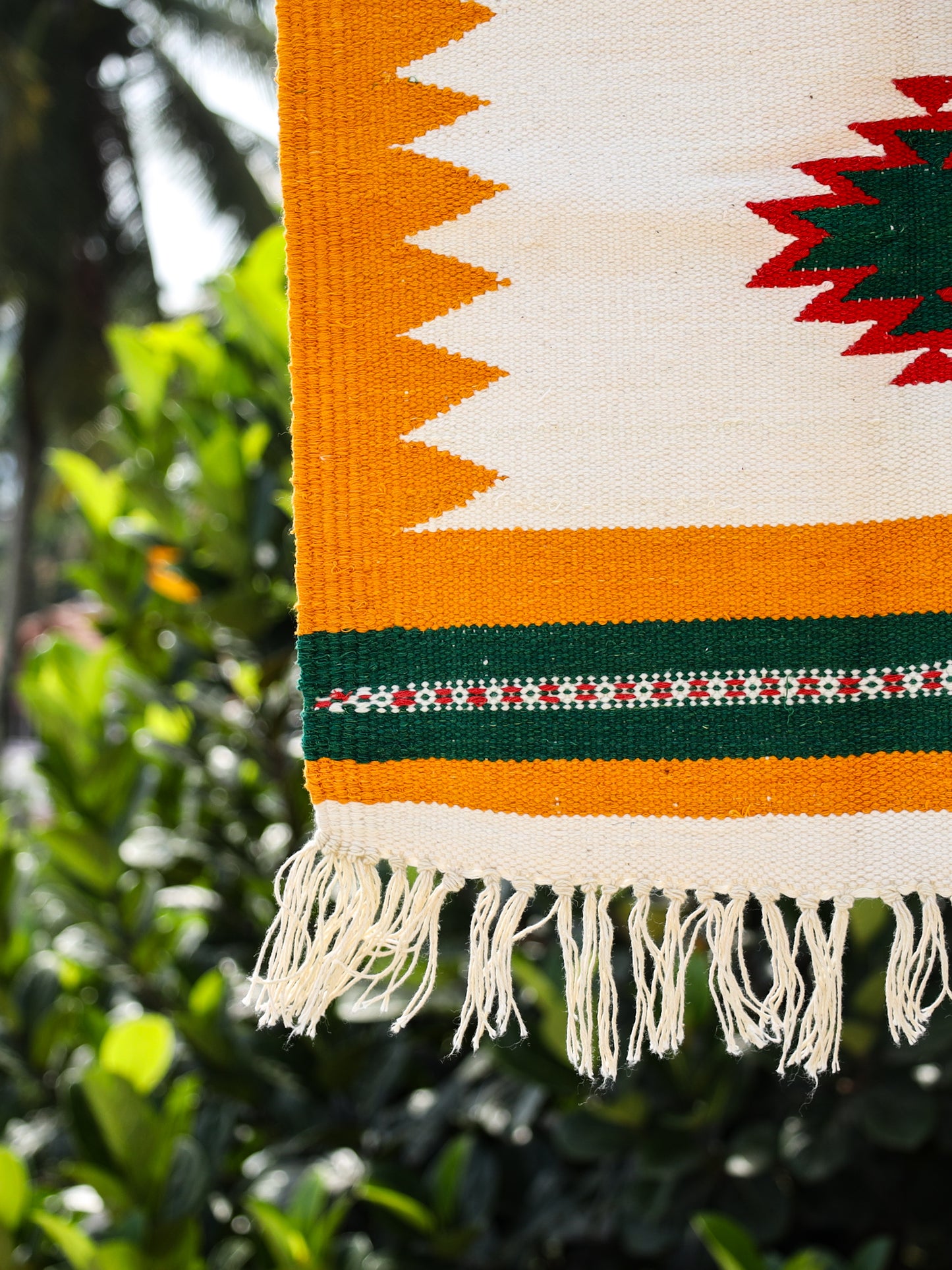 GEOMETRIC - Forest Green Red Badi Ghadi - 1.5 x 1.5 ft