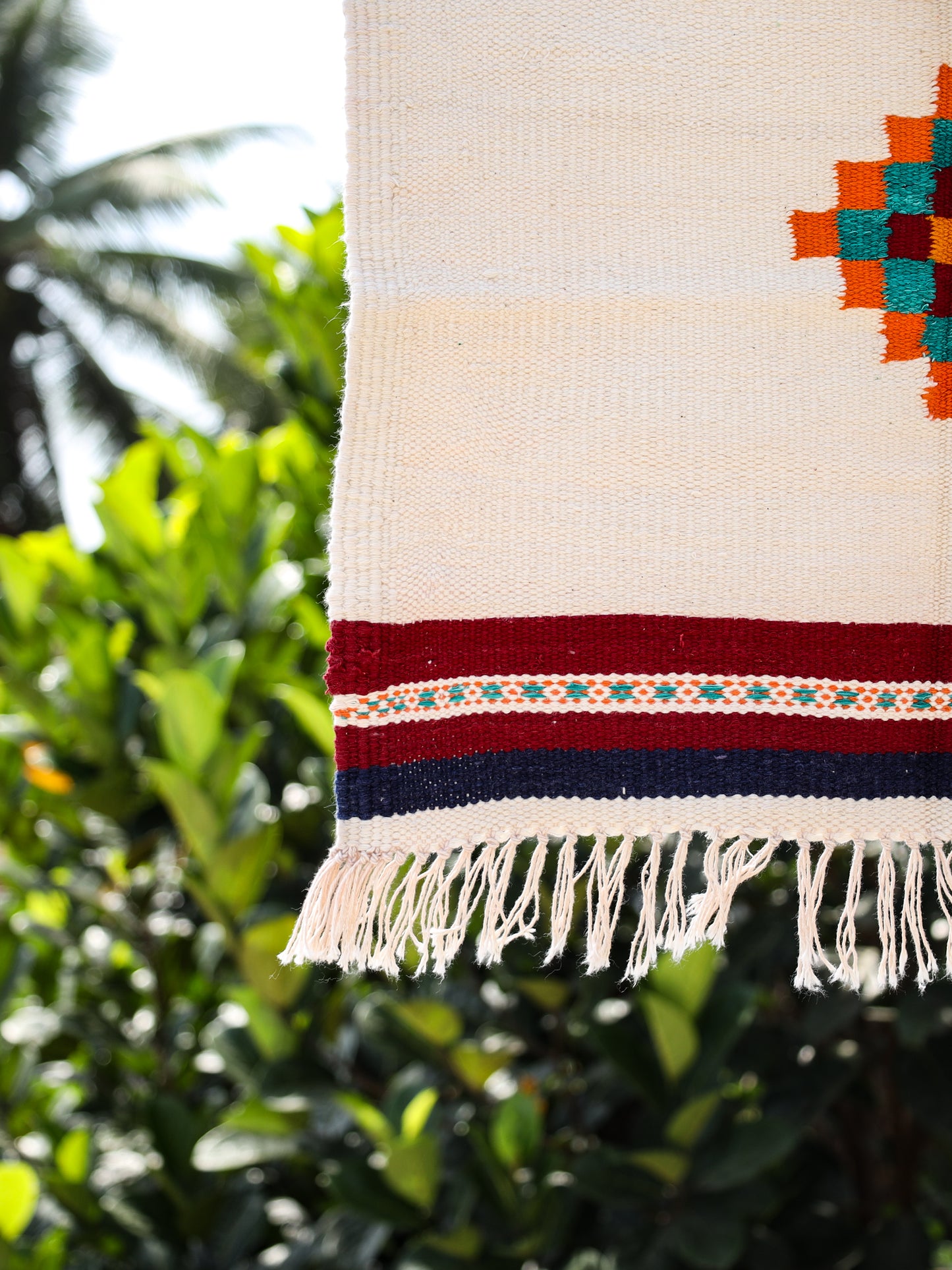 GEOMETRIC - Off-White and Maroon Phool - 1.5 x 1.5 ft