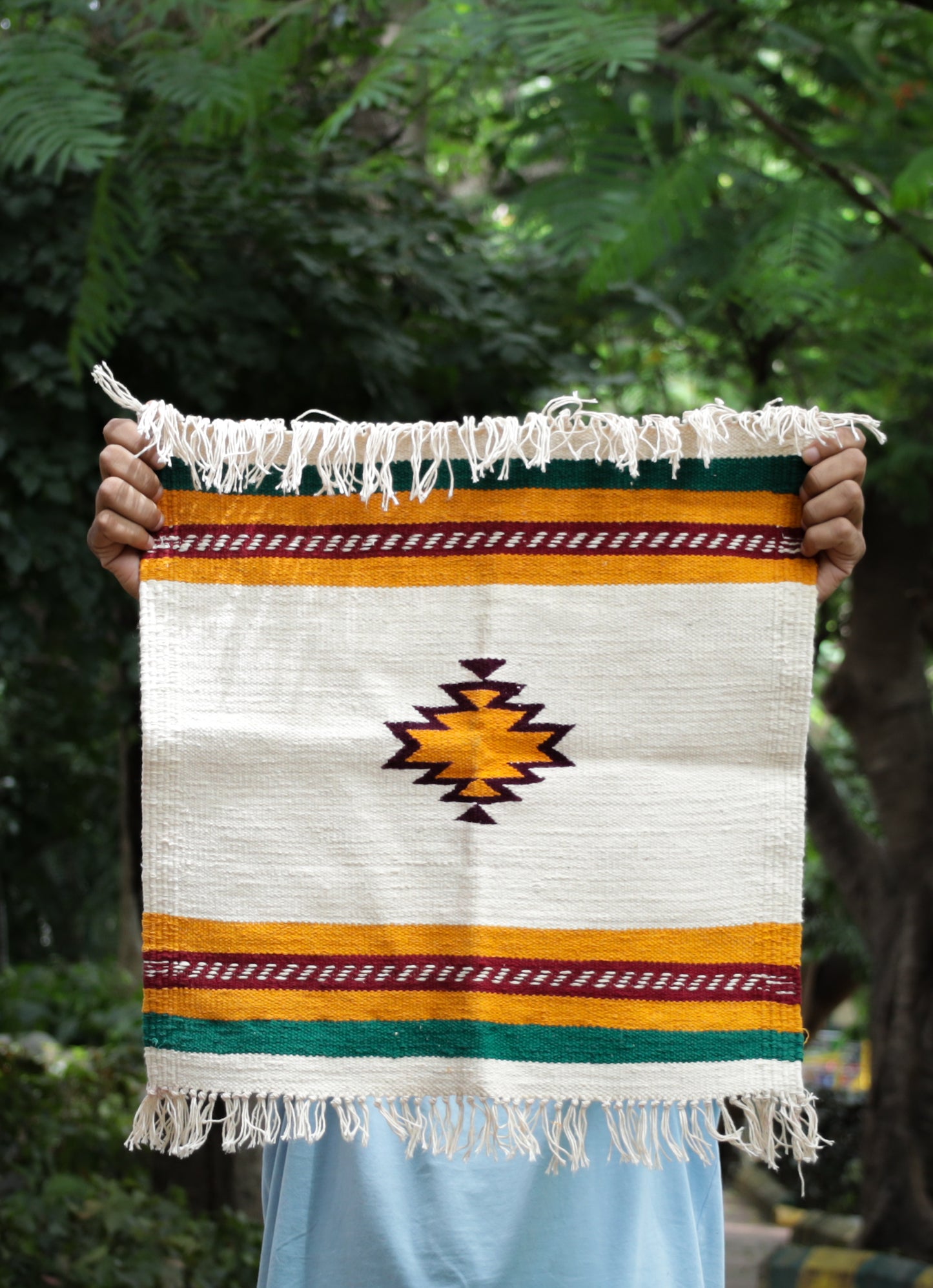 GEOMETRIC - Off-White and Yellow- 1.5 x 1.5 ft
