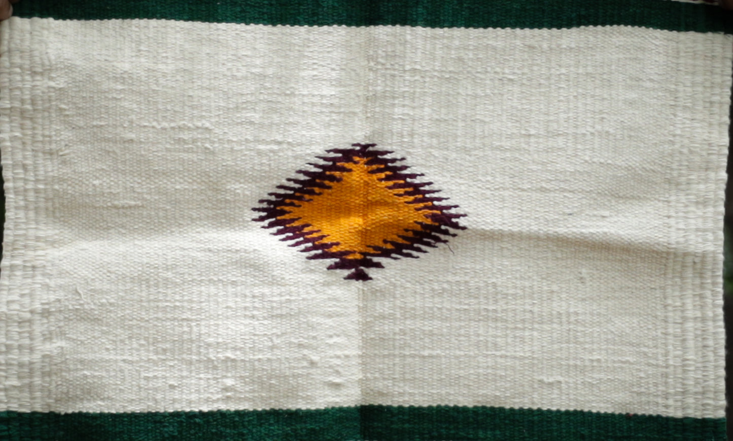 GEOMETRIC - Off-White and Green - 1.5 x 1.5 ft