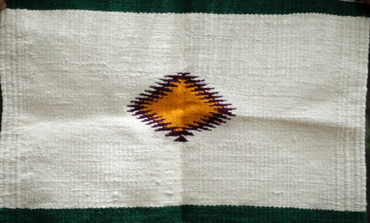 GEOMETRIC - Off-White and Green - 1.5 x 1.5 ft
