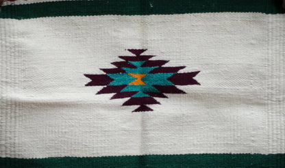 GEOMETRIC - Off-White and Green - 1.5 x 1.5 ft